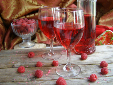 Raspberry liqueur
