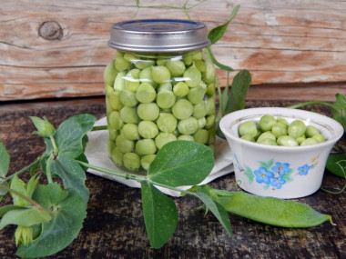Homemade pickled peas for winter
