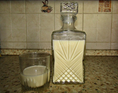 Homemade cream liqueur