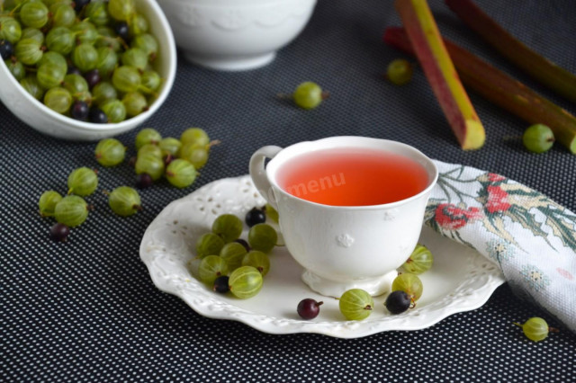 Compote with rhubarb and gooseberry