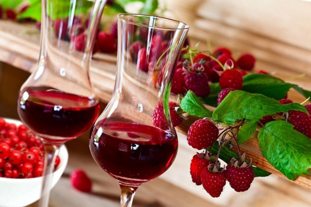 Raspberry and red currant dessert wine