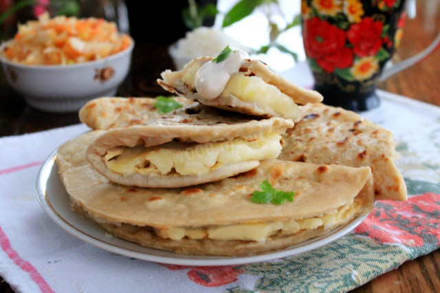 Tatar flatbreads with Kystyby potatoes