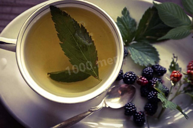 Blackberry leaves tea