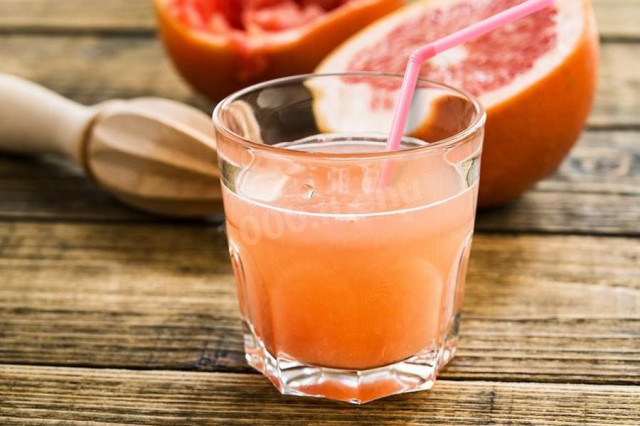 Water with grapefruit juice