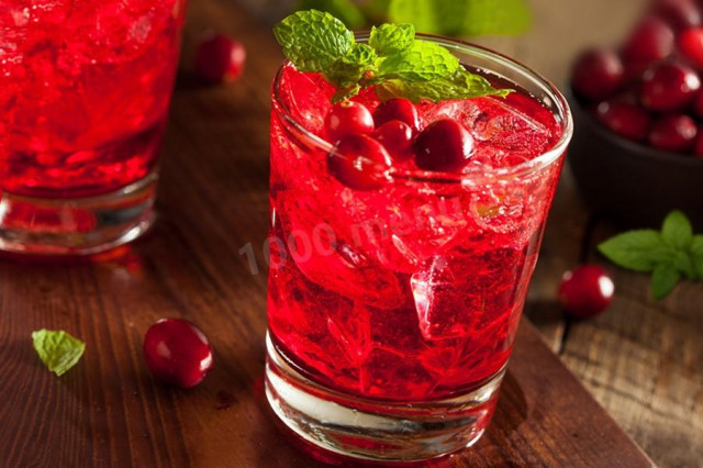 Cocktail with cranberry syrup