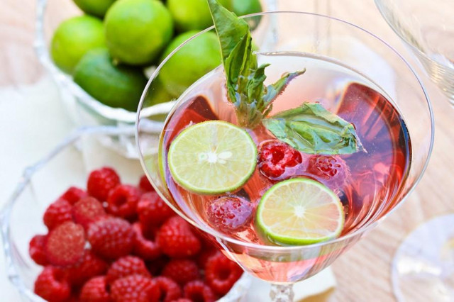 Raspberry gin tincture