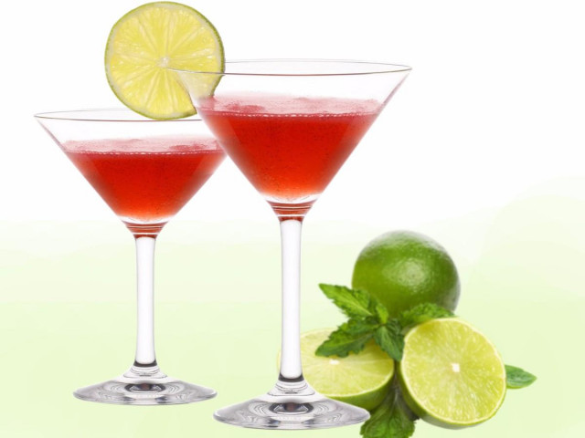 Cosmopolitan cocktail with cointreau liqueur