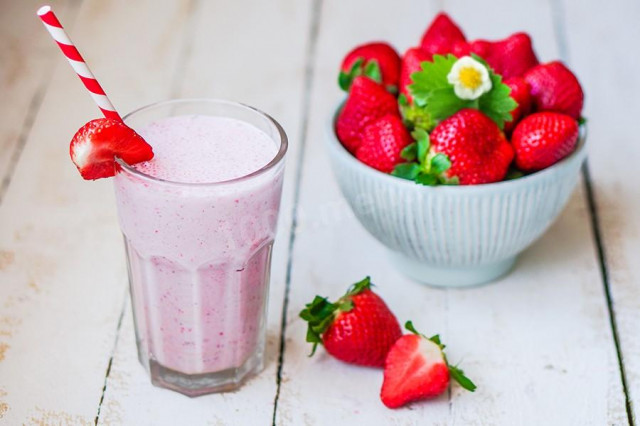 Milk smoothie with yogurt and strawberries