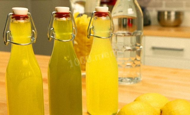Limoncello with water and vodka
