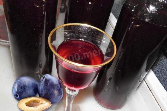 Plum wine with stones