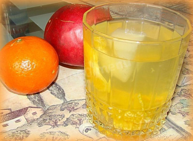 Compote of tangerines and apples