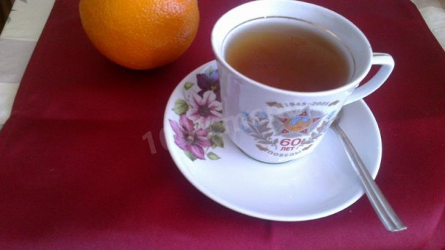 Tea with cinnamon, mint and citrus peel
