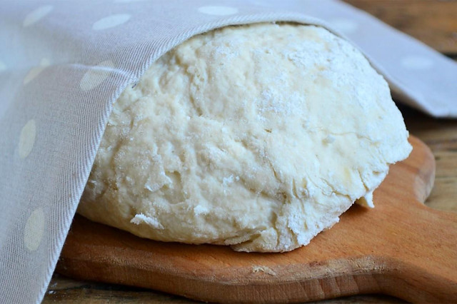 Dough for whites in the oven