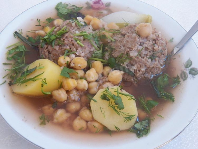 Kufta Bozbash soup in Azerbaijani with rice and meat