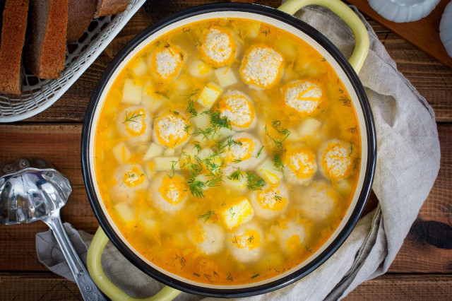 Potato soup with meatballs