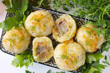 Potato dumplings with meat