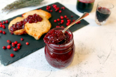 Lingonberry sauce for meat for winter
