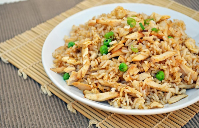 Fried rice with vegetables in Chinese