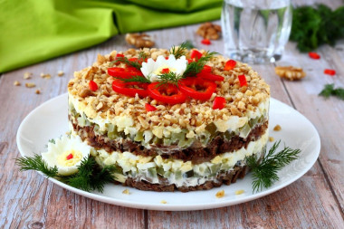 Prince salad with beef and walnuts