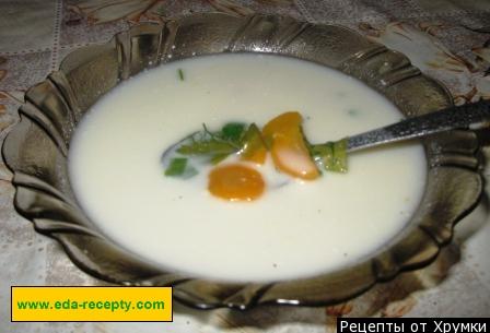 Cheese soup made from melted cheese friendship with carrots