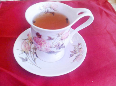 Tea with cloves