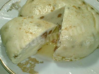 Cottage cheese pudding with cottage cheese raisins