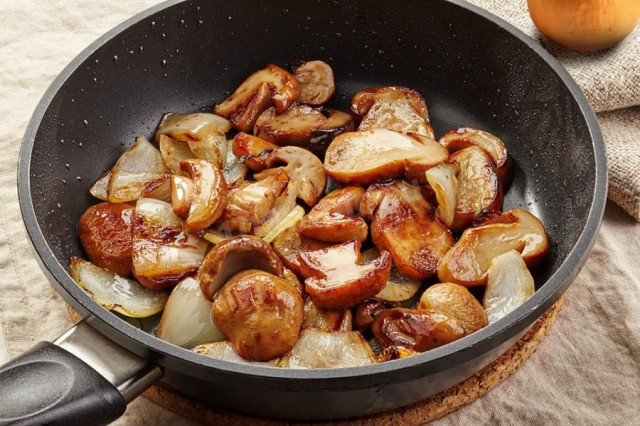 How to fry porcini mushrooms in a frying pan