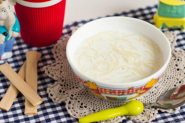 Milk vermicelli soup for children