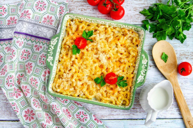 Pasta with cream in the oven