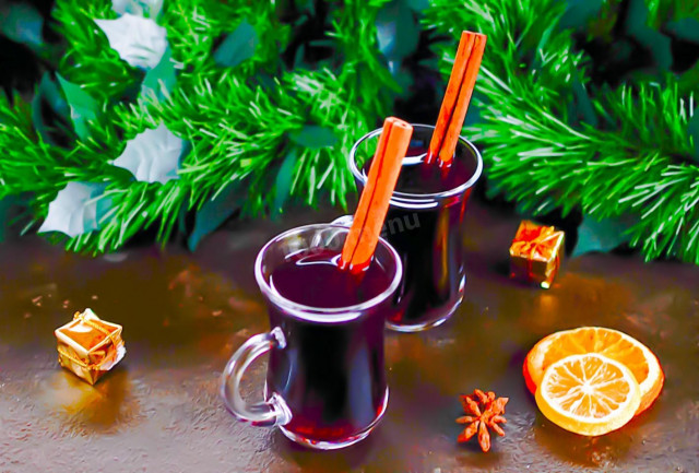 Mulled wine with orange at home