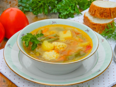 Vegetable soup with meatballs