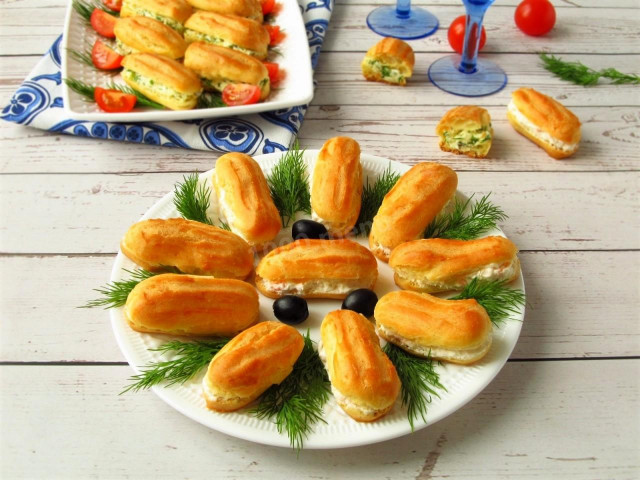 Snack eclairs with filling