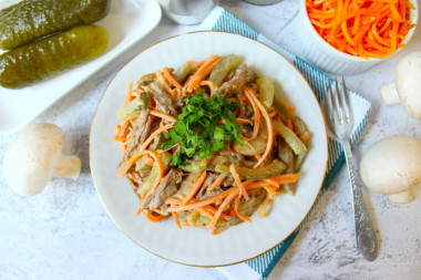 Gluttony salad with Korean carrots and mushrooms and beef