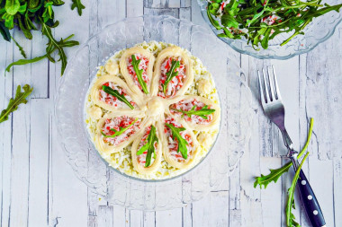 Salad with melted cheese and crab sticks