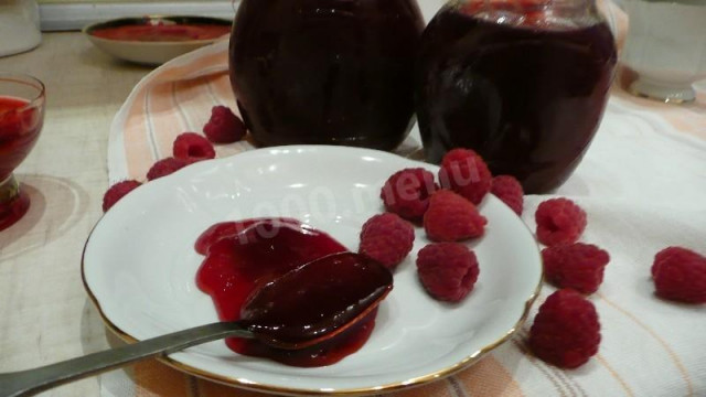 Raspberry jam from raspberries