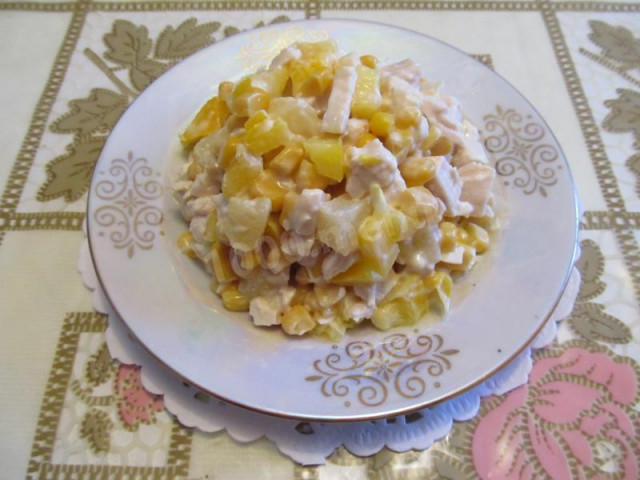 Pineapple salad with chicken breast and corn