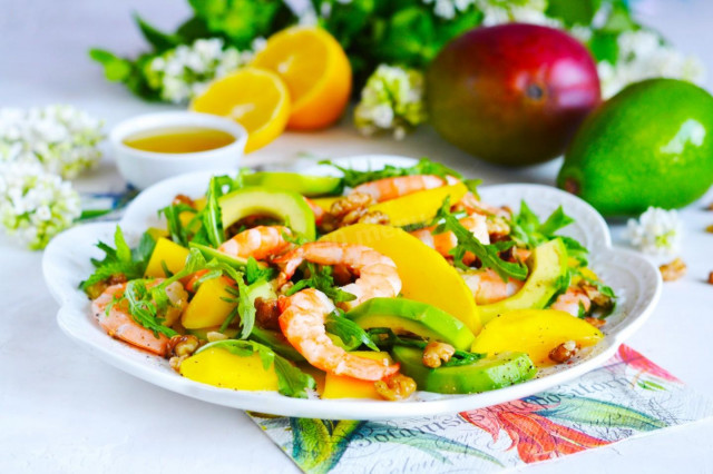 Mango avocado and arugula shrimp salad