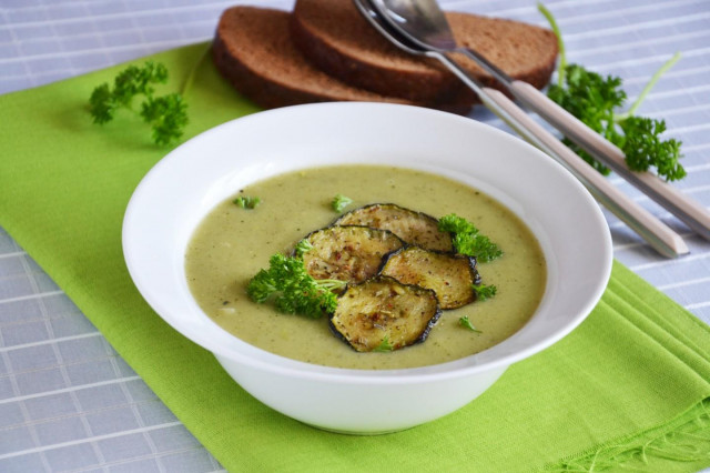 Zucchini diet soup