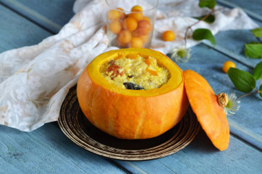 Corn porridge in pumpkin