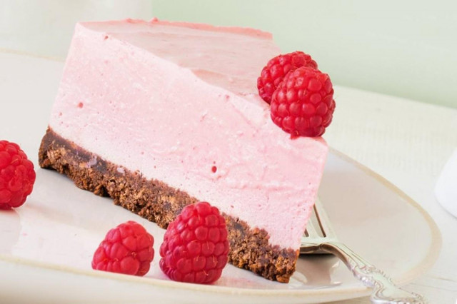 Mousse cake with raspberries
