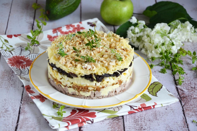 Salad with meat and prunes