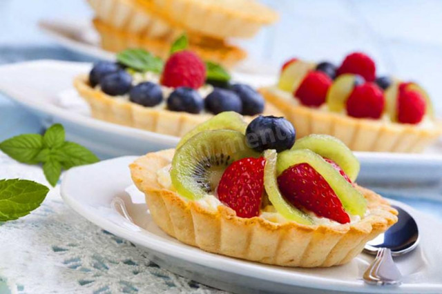 Tartlets with fruits
