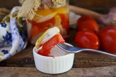 Tomato salad with onion preparations for winter