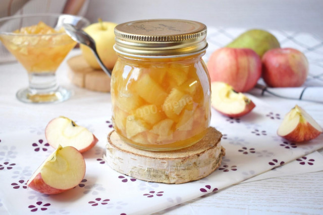 Pears with apples for winter