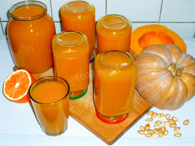 Pumpkin juice with orange for winter