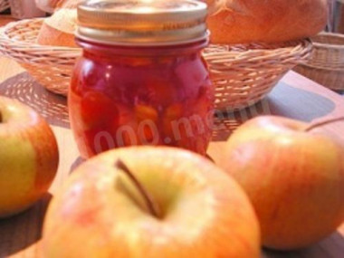 Rowan jam with apples