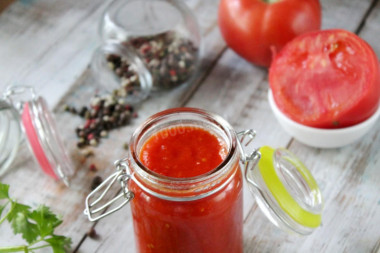 Tomato ketchup for winter