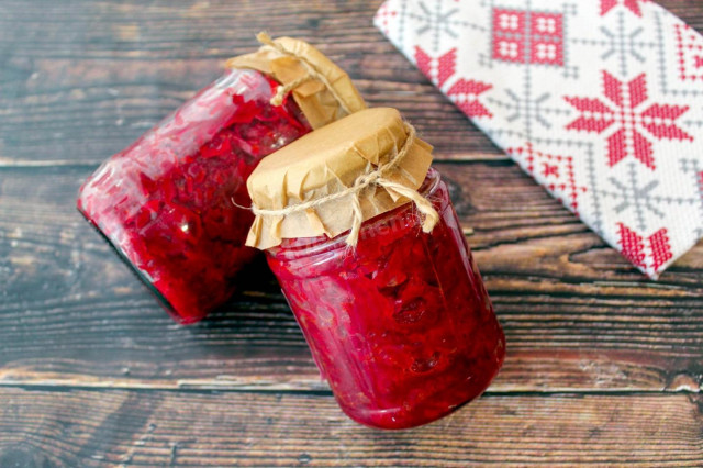 Simple borscht for winter in jars with cabbage and beetroot