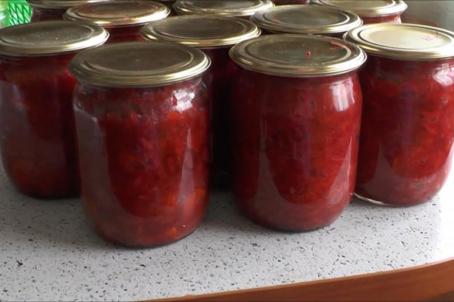 Borscht dressing for winter with cabbage