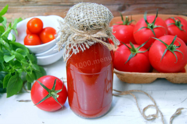 Homemade tomato ketchup for the winter of simple preparation